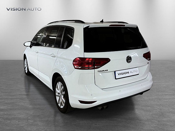 Volkswagen Touran 7 of 29