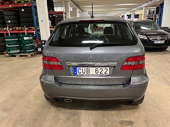 Mercedes-Benz B180 5 of 5