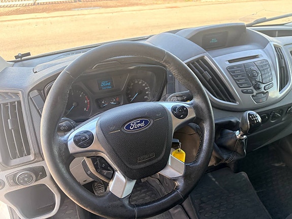 Ford Transit 7 of 12