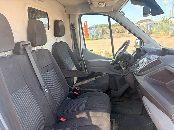 Ford Transit 9 of 12