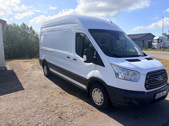 Ford Transit 2 of 12