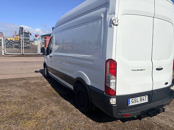 Ford Transit 4 of 12