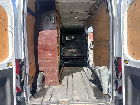 Ford Transit 10 of 12