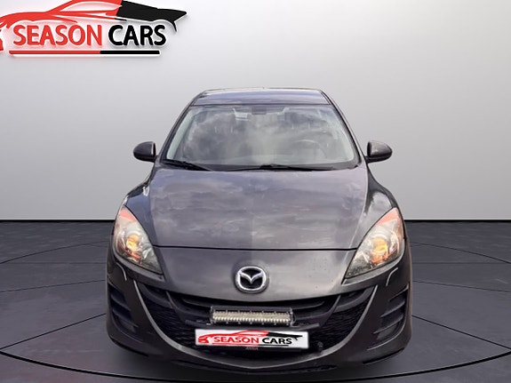 Mazda 3 4 of 5