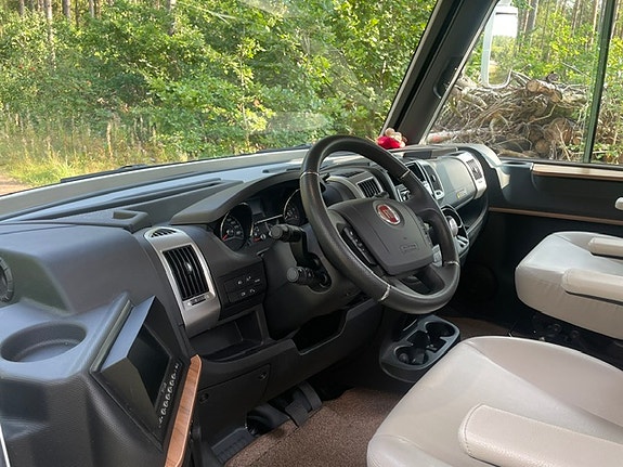 Pilote G740, 2300 mil,  5-bältade platser, Alde, Nordic Edition, Automat, Ugn 5 of 28