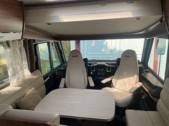 Pilote G740, 2300 mil,  5-bältade platser, Alde, Nordic Edition, Automat, Ugn 20 of 28
