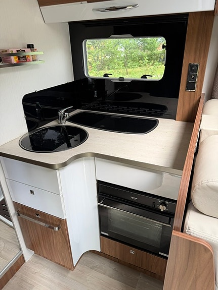 Pilote G740, 2300 mil,  5-bältade platser, Alde, Nordic Edition, Automat, Ugn 28 of 28