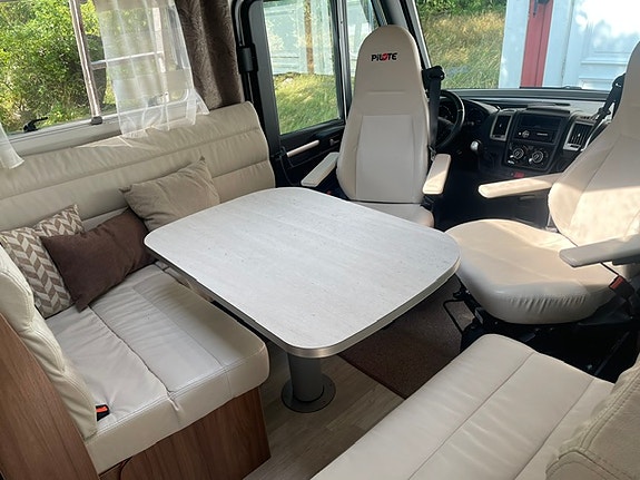 Pilote G740, 2300 mil,  5-bältade platser, Alde, Nordic Edition, Automat, Ugn 8 of 28