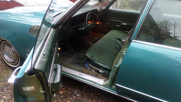Oldsmobile Ninety Eight 3 of 5