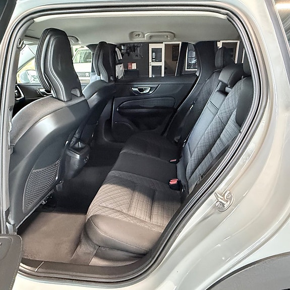 Volvo V60 Cross Country 13 of 20