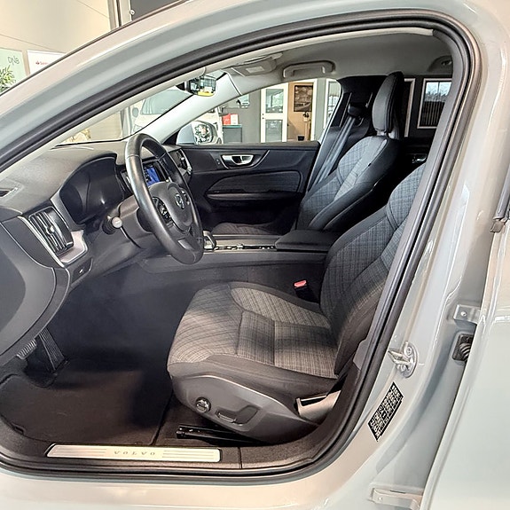 Volvo V60 Cross Country 12 of 20