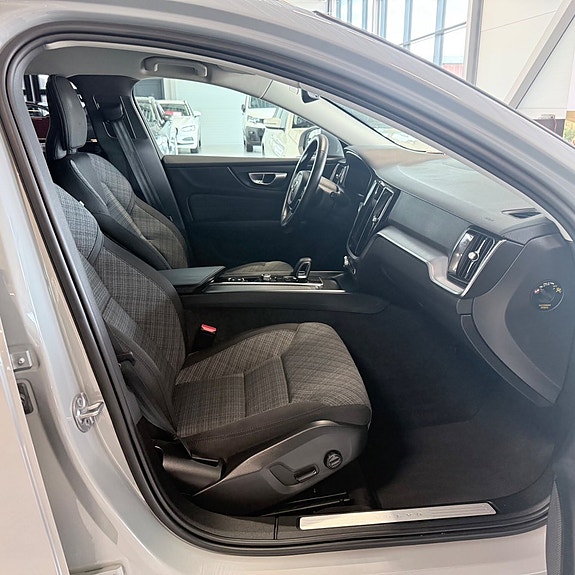 Volvo V60 Cross Country 16 of 20