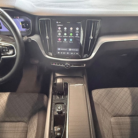 Volvo V60 Cross Country 18 of 20