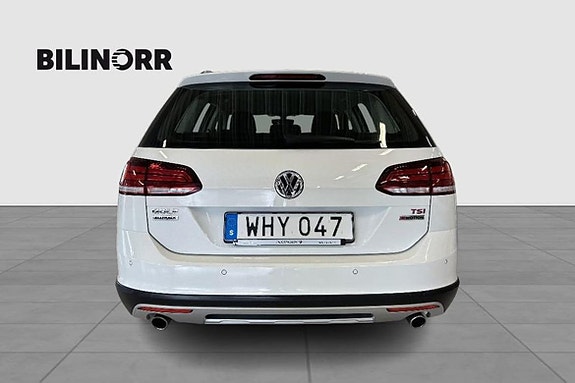 Volkswagen Golf Alltrack 4 of 5