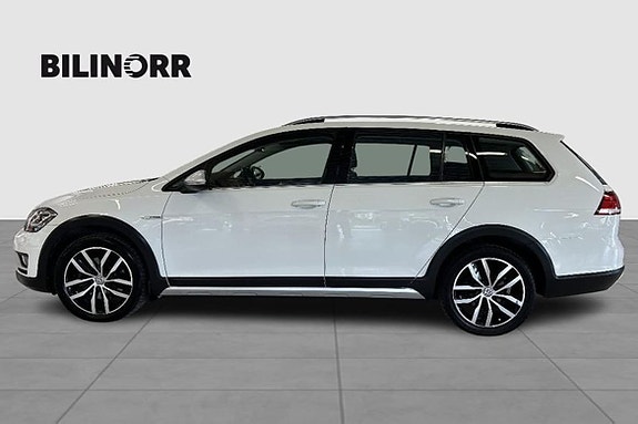 Volkswagen Golf Alltrack 3 of 5