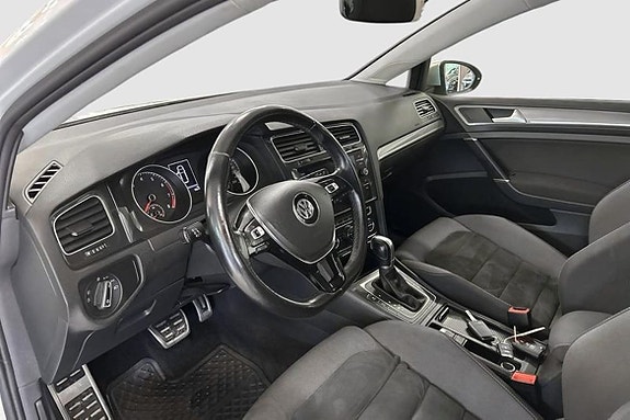 Volkswagen Golf Alltrack 7 of 11