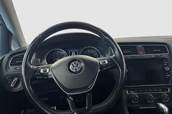 Volkswagen Golf Alltrack 10 of 11