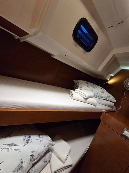Beneteau Oceanis 46.1 10 of 12