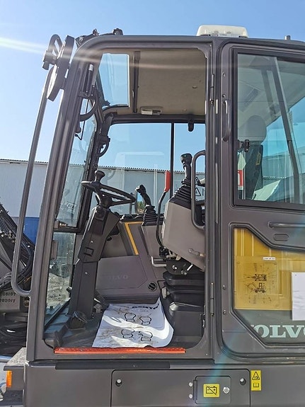 Volvo EW 60 E 5 of 16