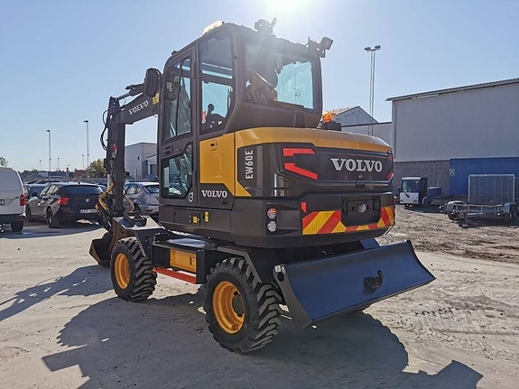 Volvo EW 60 E 2 of 16