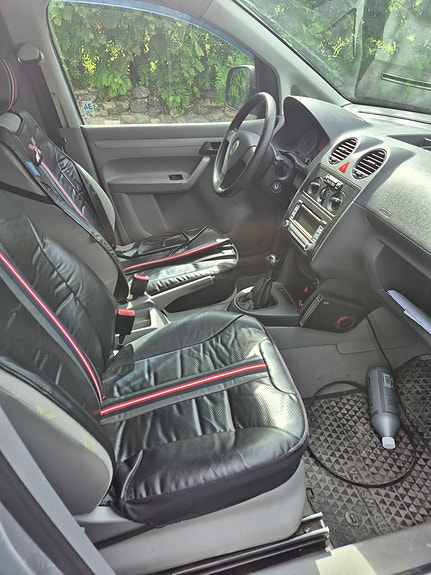 Volkswagen Caddy 3 of 3