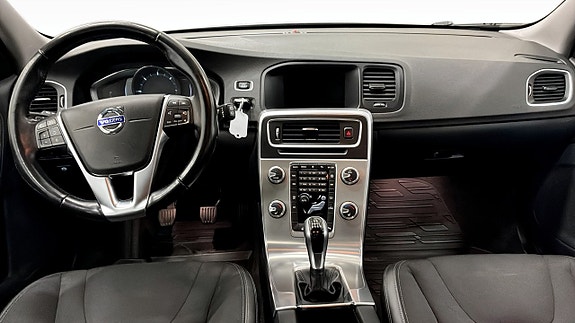 Volvo V60 4 of 5