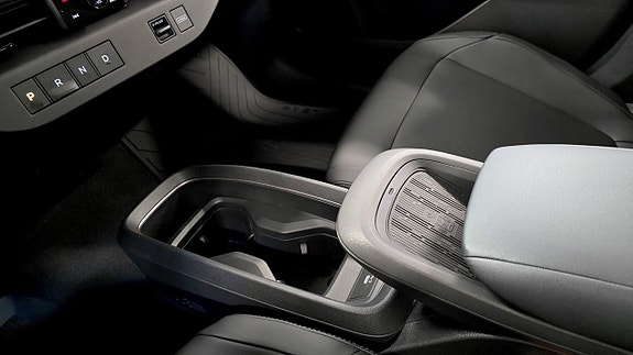 Nissan Leaf 17 of 18