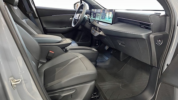 Nissan Leaf 3 of 5