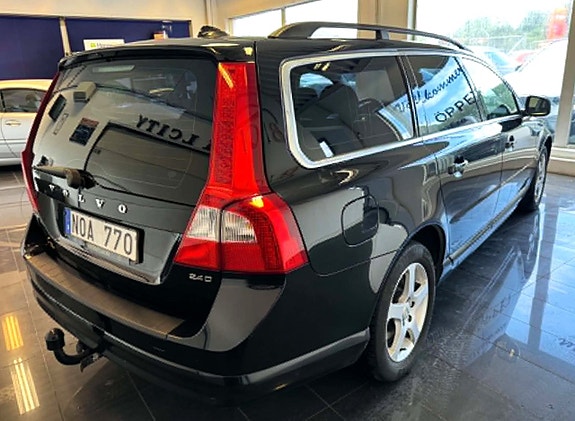 Volvo V70 5 of 5