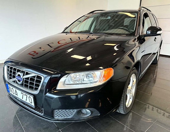 Volvo V70 3 of 5