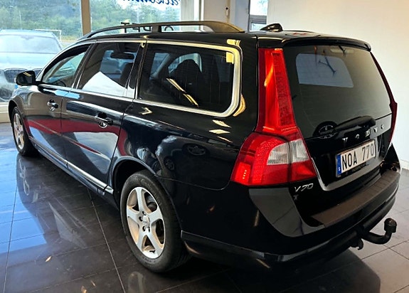 Volvo V70 4 of 5