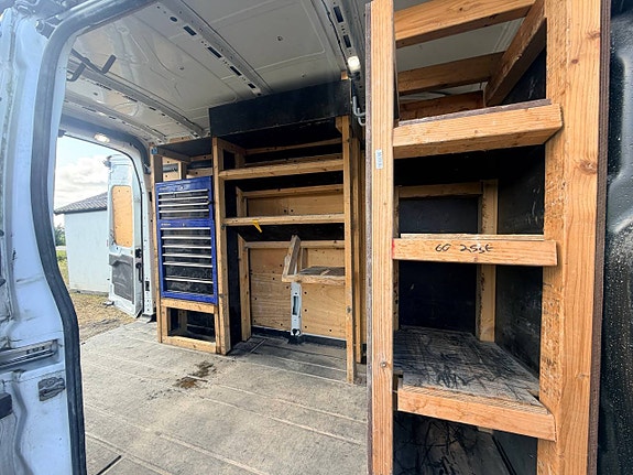 Ford Transit 12 of 12