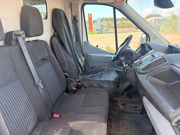 Ford Transit 9 of 12