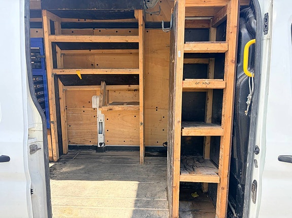 Ford Transit 10 of 12