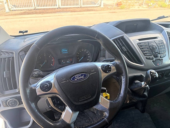 Ford Transit 8 of 12
