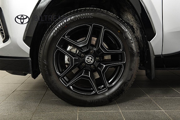 Toyota RAV4 24 of 24