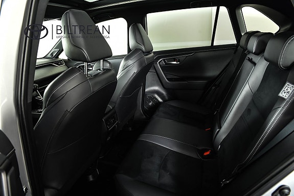 Toyota RAV4 7 of 24