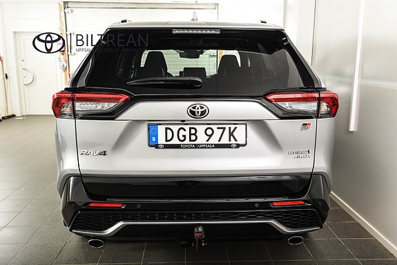 Toyota RAV4 4 of 24