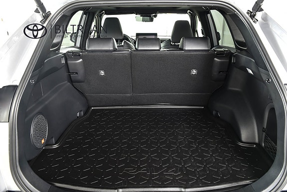 Toyota RAV4 9 of 24