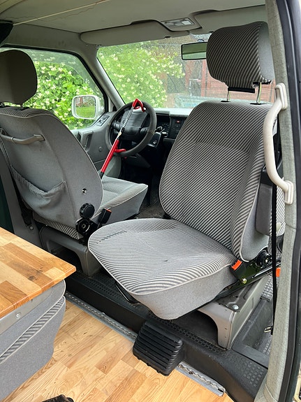 Volkswagen Caravelle 5 of 5
