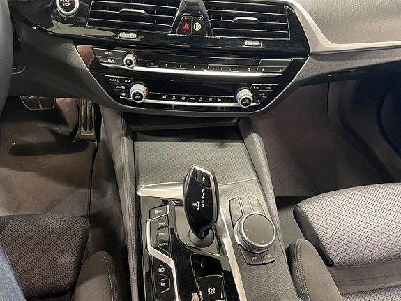 BMW 530e 11 of 26