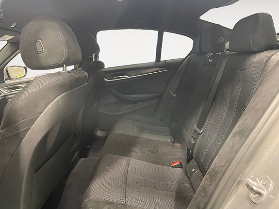 BMW 530e 14 of 26