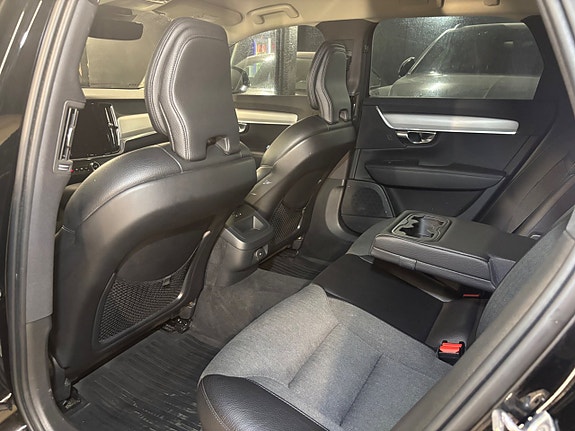 Volvo V90 Cross Country 24 of 25