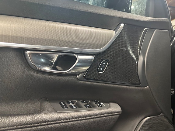 Volvo V90 Cross Country 23 of 25