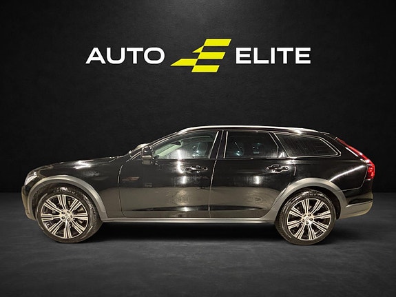 Volvo V90 Cross Country 2 of 25