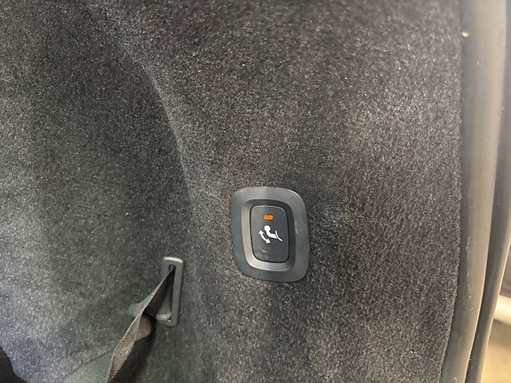 Volvo V90 Cross Country 10 of 25