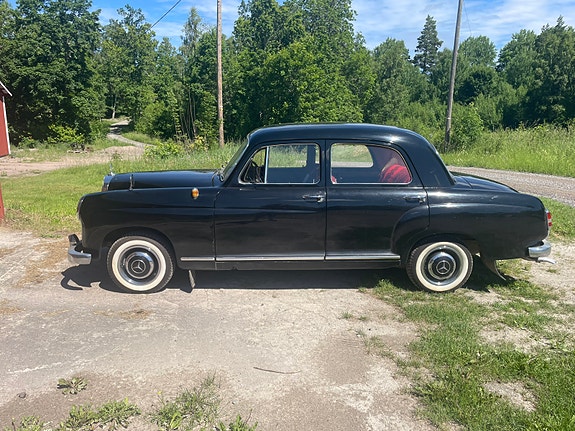 Mercedes-Benz 180 3 of 5