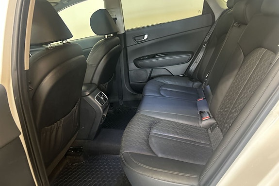 Kia Optima 10 of 28