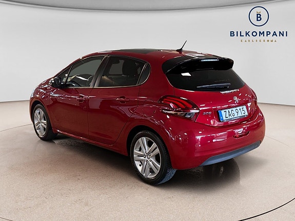 Peugeot 208 3 of 5