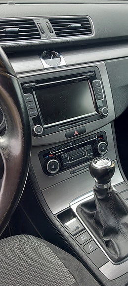 Volkswagen Passat 4 of 8